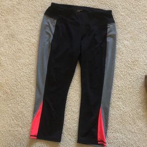 Capri workout leggings